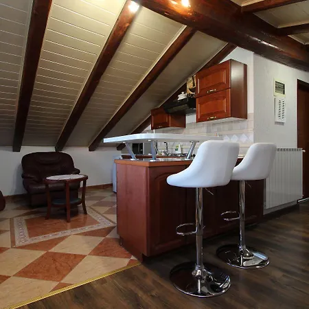 Appartement Traumhaftes Studio-apartment Nur 400 Meter Zum Inmitten Der Altstadt Von Rovinj