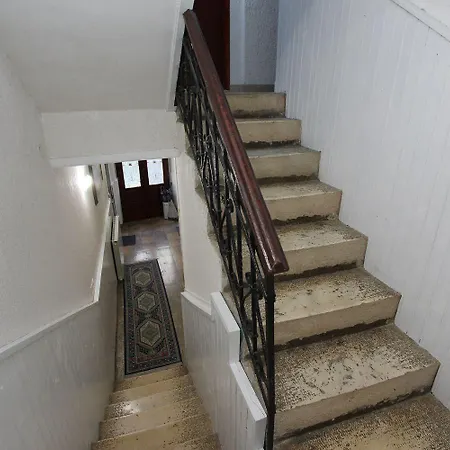 公寓 Traumhaftes Studio-apartment Nur 400 Meter Zum Inmitten Der Altstadt Von 罗维尼