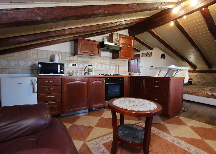 Traumhaftes Studio-apartment Nur 400 Meter Zum Inmitten Der Altstadt Von