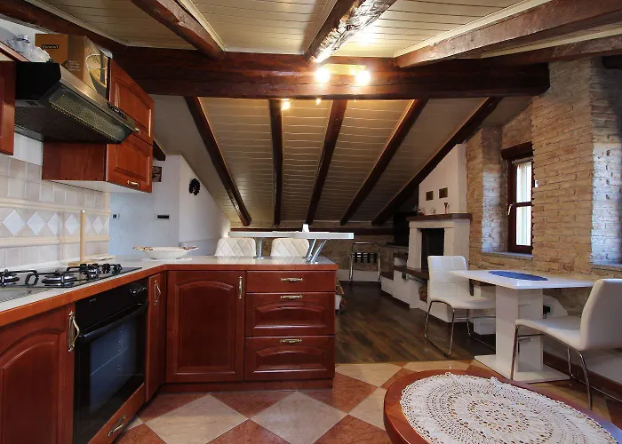 Traumhaftes Studio-apartment Nur 400 Meter Zum Inmitten Der Altstadt Von Rovinj