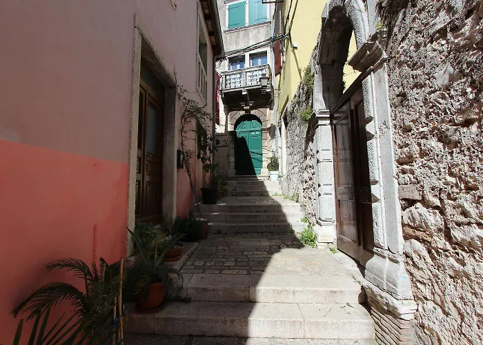 Traumhaftes Studio-apartment Nur 400 Meter Zum Inmitten Der Altstadt Von Appartement Rovinj