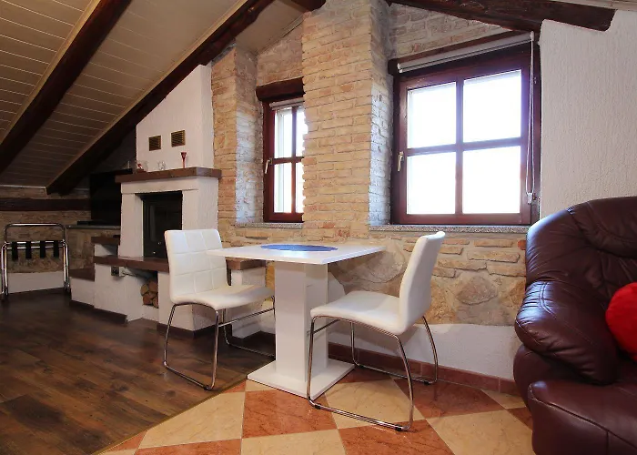 Traumhaftes Studio-apartment Nur 400 Meter Zum Inmitten Der Altstadt Von