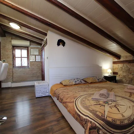 Apartment Traumhaftes Studio-apartment Nur 400 Meter Zum Inmitten Der Altstadt Von