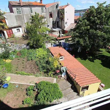 Traumhaftes Studio-apartment Nur 400 Meter Zum Inmitten Der Altstadt Von Rovinj